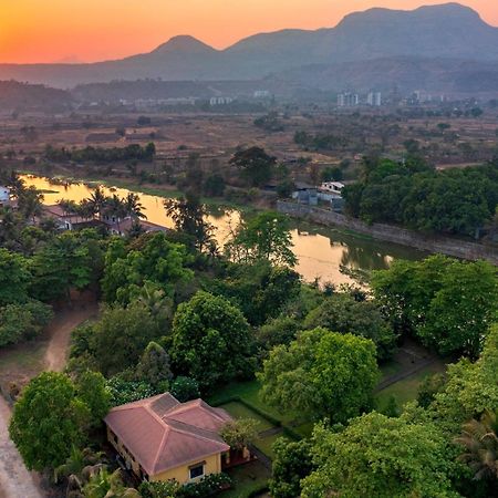 Vintage Estate: Lakeside Retreat with Plunge Pool and Gazebo Karjat Exterior photo