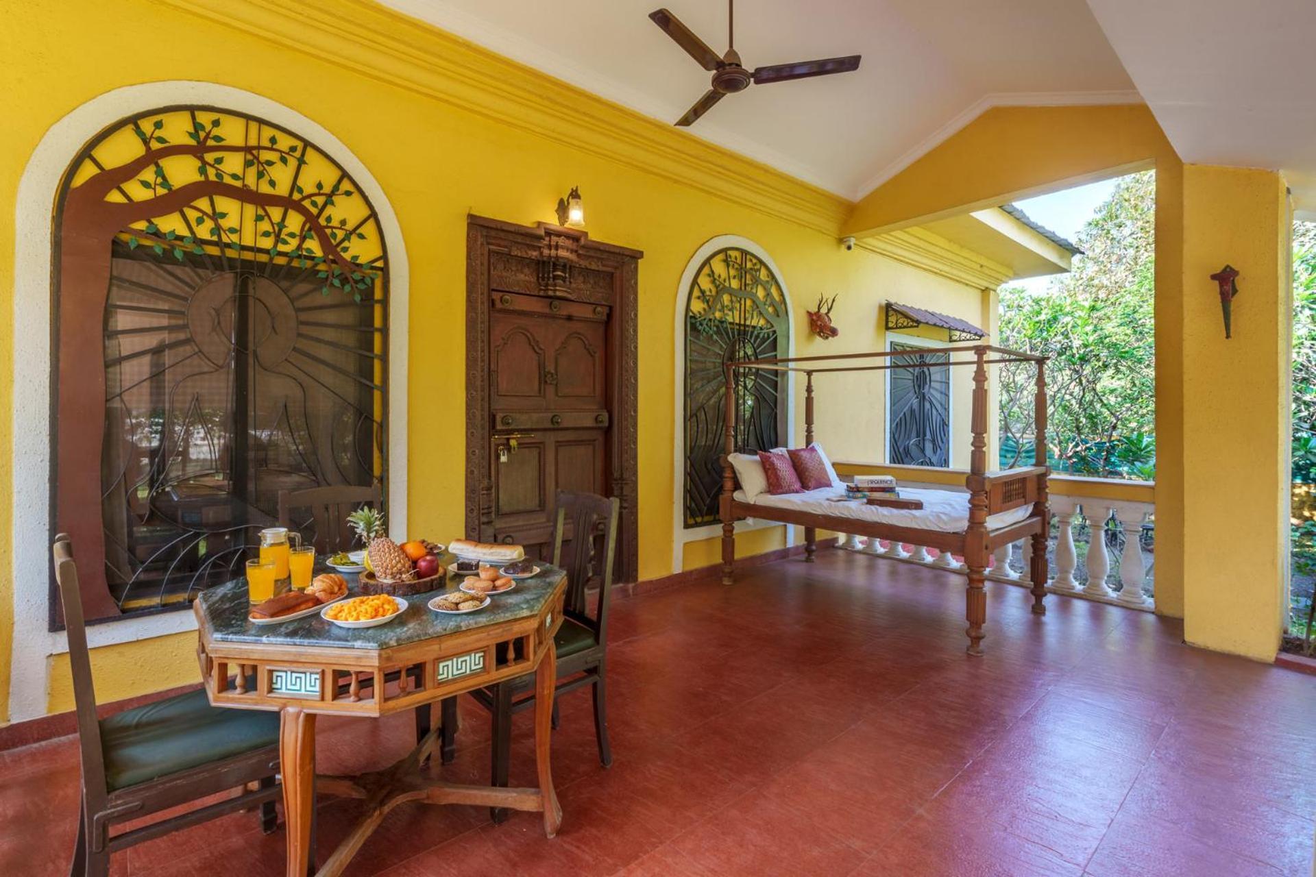 Vintage Estate: Lakeside Retreat with Plunge Pool and Gazebo Karjat Exterior photo