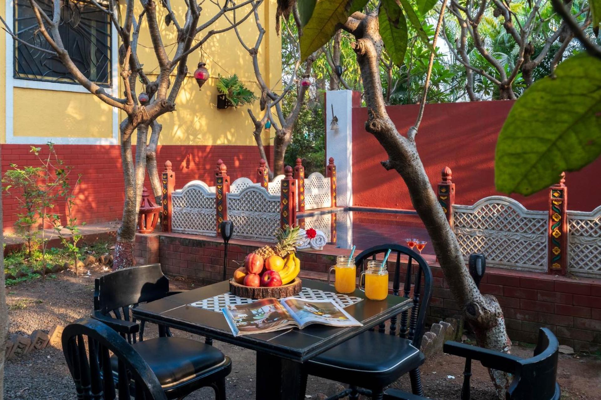 Vintage Estate: Lakeside Retreat with Plunge Pool and Gazebo Karjat Exterior photo
